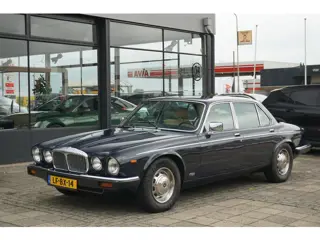 Daimler Double Six 5.3 V12 VandenPlas