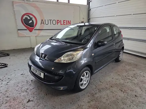 Peugeot 107 1.0-12V XR