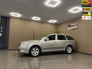 Skoda Octavia Combi 1.2 TSI Elegance * Automaat / Trekhaak / LM Velgen / Cruise control / NL Auto *