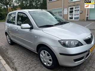 Mazda 2 1.4 Touring automaat zeer mooi.
