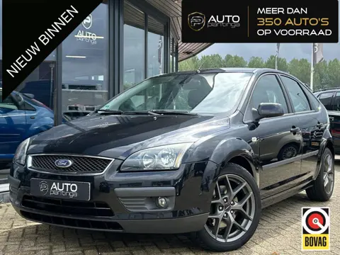 Ford Focus 2.0-16V Rally Edition 145PK | NL AUTO | NAP | Trekhaak | Cruise Control | Airco | Lichtme