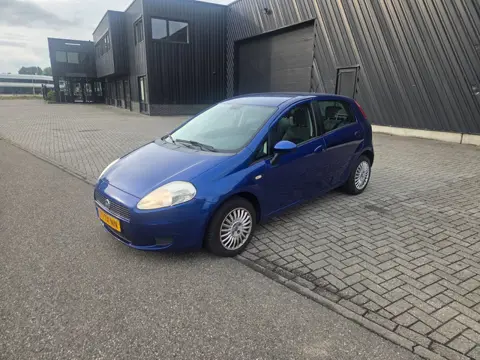 Fiat Grande Punto 1.4 Dynamic Automaat Rijdt en Schakelt Zeer Goed