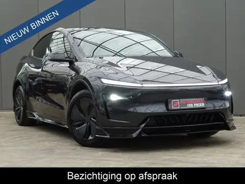 Tesla Model Y Premium Long Range RWD 78.1 kWh * EYE-CATCHER !!