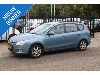 Hyundai i30 CW 1.6i Dynamic, Airco, Trekhaak!