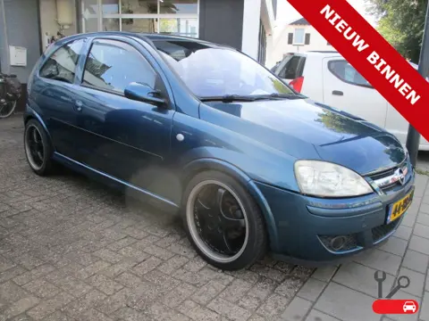 Opel Corsa 1.8-16V GSi (bj 2001)