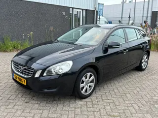 Volvo V60 1.6 T3 Kinetic 2011