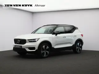 Volvo XC40 T5 262PK Plug in Hybrid R-Design / Trekhaak / Panoramisch Dak / Verwarmbare Voorstoelen+S