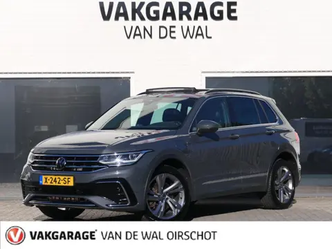 Volkswagen Tiguan 1.4 TSI eHybrid R-Line Business+ | Panoramadak | Discover Pro | Head-up display | 