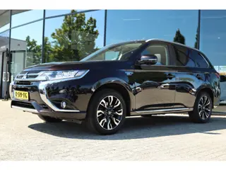 MITSUBISHI OUTLANDER 2.0 PHEV INSTYLE+ | ACC | TREKHAAK | LEDER | 360 CAMERA | PANO | CRUISE | CLIMA