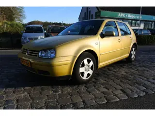 Volkswagen Golf 2.3 V5 Highline 5 drs airco 243dkm nw apk 18-8-2027