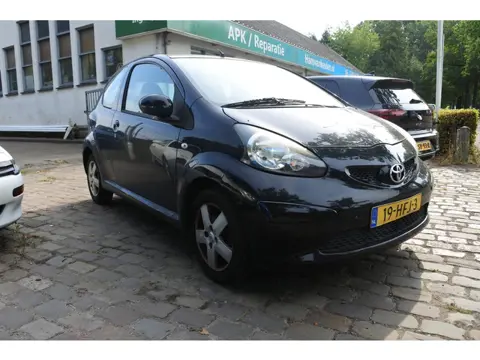 Toyota Aygo 1.0-12V Sport lm. velgen 241 dkm airco goed rijdend nw apk bij aflevering