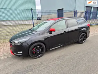Ford Focus Wagon 1.5 Black Edition ST Look *ZEER MOOI!!