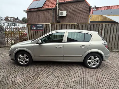 Opel Astra 1.6 Essentia