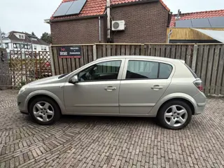 Opel Astra 1.6 Essentia