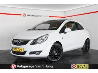 Opel Corsa 1.2-16V '111' Edition Automaat,Leder,Panoramadak,17' inch Lm velgen