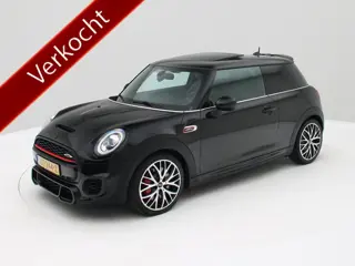 MINI Mini 2.0 John Cooper Works Chili 232PK / Panorama / Camera / Harman & Kardon / Origineel NL