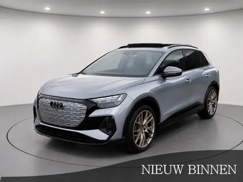 Audi Q4 e-tron 40 S edition Brons 77 kWh Martix Panorama 21 Inch Sonos Sound Haed Up Leer