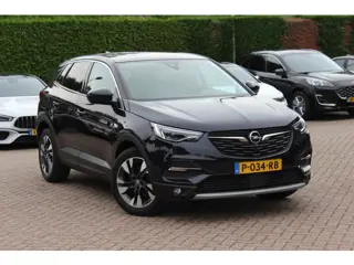 Opel Grandland X 1.2 Turbo Innovation / Trekhaak / Panoramadak / CarPlay / Keyless / 18'' / Stoelver