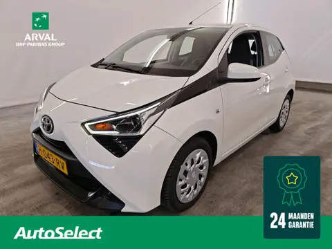 Toyota Aygo 1.0 VVT-i 72pk x-play | Navigatie via Apple CarPlay / Android Auto | Achteruitrijcamera 