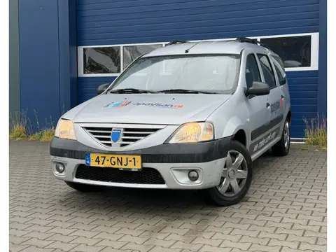 Dacia Logan MCV 1.6-16V Lauréate | 7 Persoons + Airco Nu € 1.750,- !!!