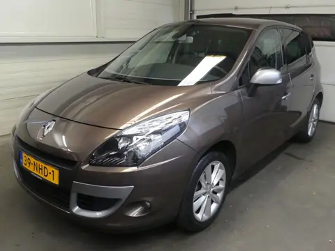Renault Scénic 1.6 Celsium - 1e eigenaar - Trekhaak - Cruise Control