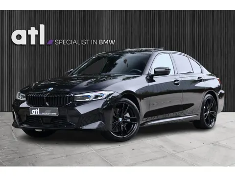 BMW 3-serie 330e M-Sport | Pano | H&K | HUD | Adap Cruise | 360 cam | Memory | 19" | Keyless | Groot