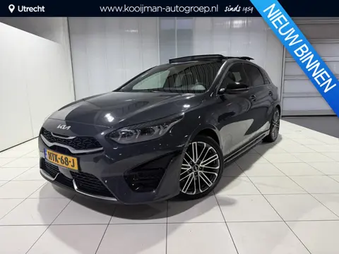 Kia Ceed 1.5 T-GDi GT-PlusLine  AUTOMAAT, Schuif kantel dak, 18 inch, Stoel en Stuur verwarming, App