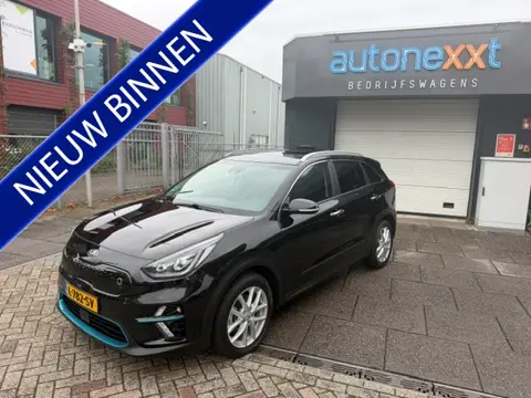Kia e-Niro DynamicPlusLine 64 kWh AIRCO I NAV I LEDER INERIEUR I OPEN DAK I 1e EIGENAAR I COMPLETE O