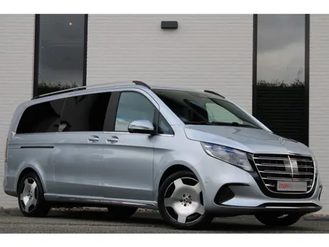Mercedes-Benz V-Klasse 300d / XXL / AMG / DC / Exclusive / 4-Matic / Luchtv / Elec Stoelen / Burmest