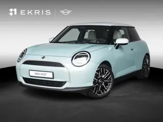 MINI 3-Deurs Cooper E Favoured M-pakket  | Glazen Panoramdak | Leder | Stuur- & Stoelverwarming | He