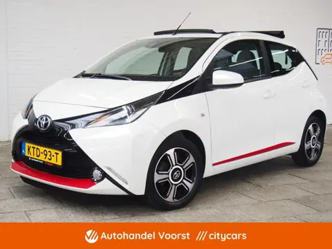 Toyota Aygo 1.0 VVT-i x-wave Camera Sunroof (APK:Nieuw) Incl.Garantie