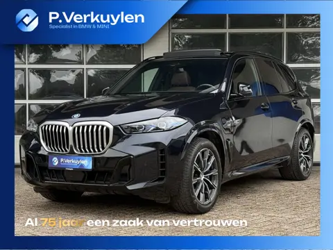 BMW X5 xDrive50e M SPORT | PANORAMA | HARMAN KARDON | DRIVING ASS. PROFF | TREKHAAK | COMFORT STOELE