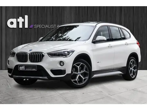 BMW X1 xDrive20i X Line | Aut | Pano | LED | Clima | Navi | Trekhaak |  Stoelverwarming | Sportstuur