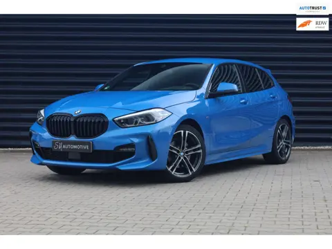 BMW 1-serie 118i Business M Sport / Carplay / Stoelverwarming / Camera