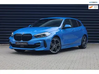 BMW 1-serie 118i Business M Sport / Carplay / Stoelverwarming / Camera