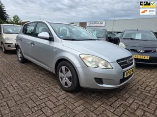 Kia Cee'd 1.4 X-tra 5-deurs AIRCO