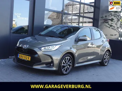 Toyota Yaris 1.5 Hybrid (Navi/Carplay,Camera,Cruise,Lm velgen)