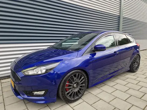 Ford Focus 1.5 Titanium Edition, Sparco , KW schroefset ,Navigatie, volledige onderhoudshistorie