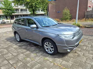 Mitsubishi Outlander 2.0 PHEV instyle