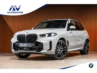 BMW X5 xDrive50e Launch Edition | M-Sport zetels | Panorama | 360 Camera | HUD | H&K | Stoelventilat