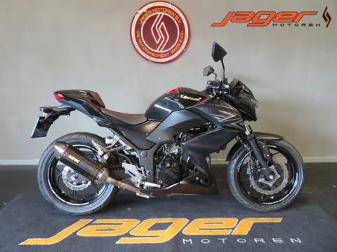 Kawasaki Z 300 Z300 ABS AKRA TOPPER! (bj 2016)