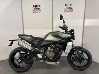 Husqvarna SVARTPILEN 801 SE (bj 2026)