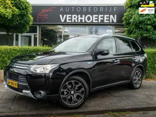Mitsubishi Outlander 2.0 PHEV Instyle + | X-LINE | AUTOMAAT | PANORAMA | PARKEERCAMERA | XENON | LED