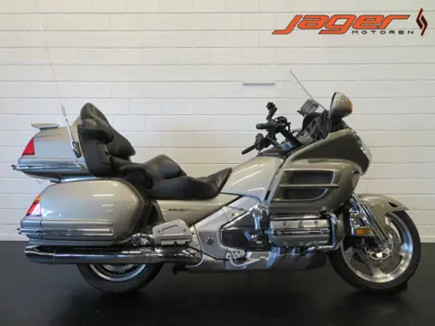Honda GL 1800 GOLDWING ZEER VOL EN STRAK! (bj 2004)