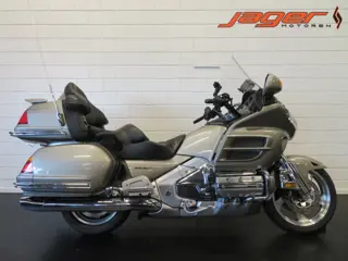 Honda GL 1800 GOLDWING ZEER VOL EN STRAK! (bj 2004)