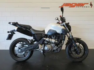 Yamaha MT 03 MT03 NAKEDBIKE 35KW! (bj 2010)