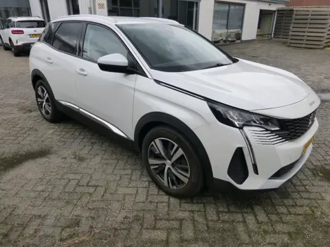 Peugeot 3008 1.2 PureTech Allure (bj 2021)