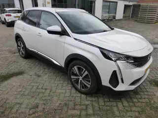 Peugeot 3008 1.2 PureTech Allure (bj 2021)