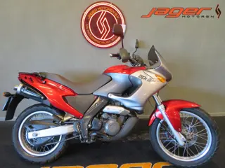 Aprilia PEGASO 650 I.E ZEER FRAAI! TOP CASE (bj 2001)