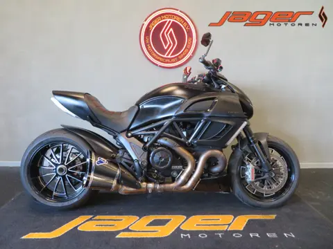 Ducati DIAVEL BLACK-EDITION!! TERMIONI (bj 2013)